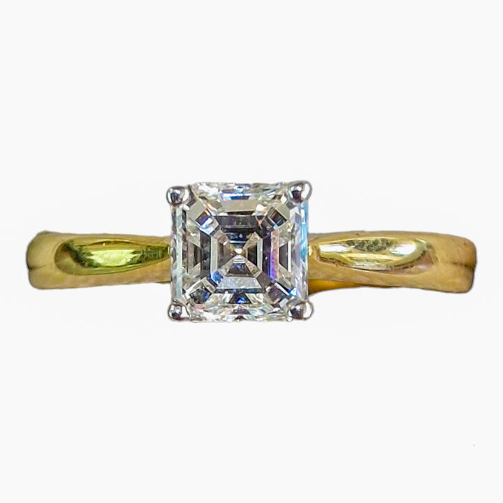 18ct Yellow Gold Solitaire Diamond Ring