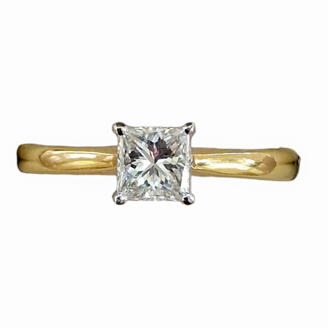 18ct Yellow Gold Diamond Solitaire Ring