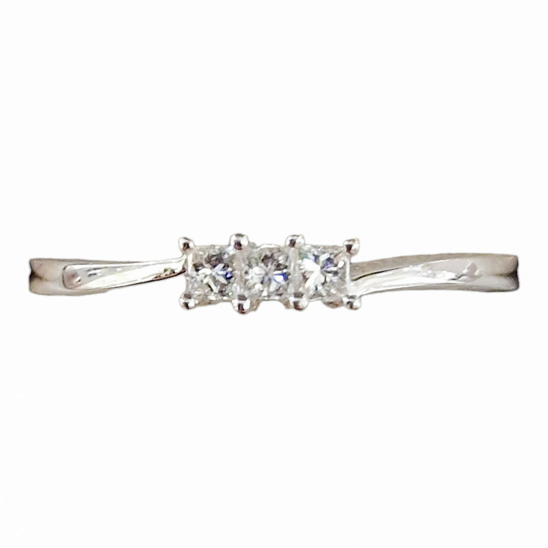 Platinum 3 Stone Trilogy Diamond Ring