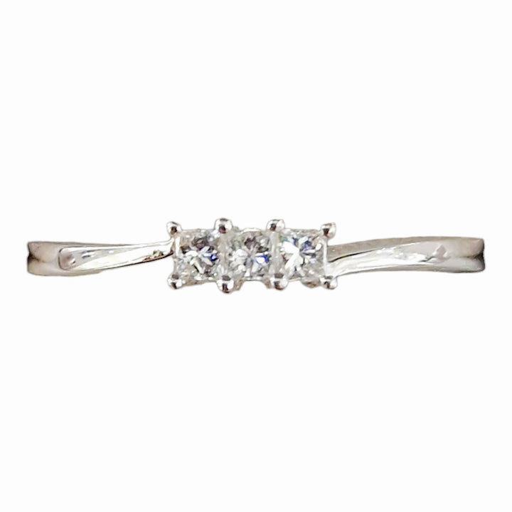 Platinum 3 Stone Trilogy Diamond Ring